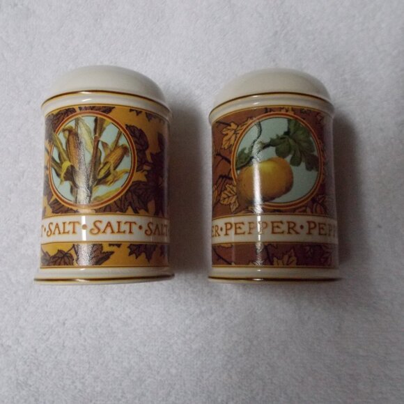 NWOT Hallmark harvest salt and pepper shakers - Picture 2 of 3